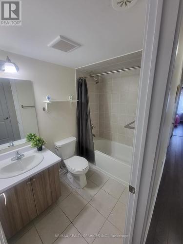 246 - 60 Parrotta Drive, Toronto, ON - Indoor Photo Showing Bathroom