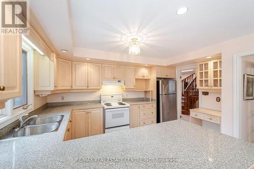 2536 Jarvis Street, Mississauga, ON - Indoor Photo Showing Kitchen With Double Sink