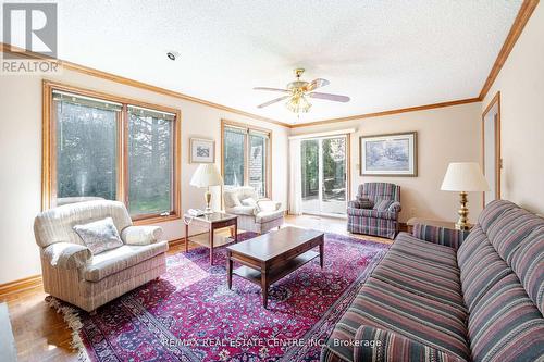 2536 Jarvis Street, Mississauga, ON - Indoor Photo Showing Living Room