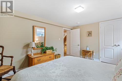 2067 Deyncourt Drive, Burlington, ON - Indoor Photo Showing Bedroom