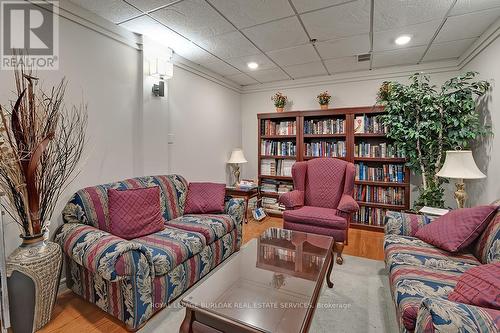 1001 - 415 Locust Street, Burlington, ON - Indoor Photo Showing Living Room