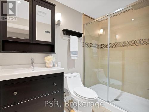 2978 Jackson Drive, Burlington, ON - Indoor Photo Showing Bathroom