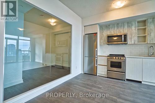 1306 - 251 Manitoba Street, Toronto, ON - Indoor Photo Showing Kitchen