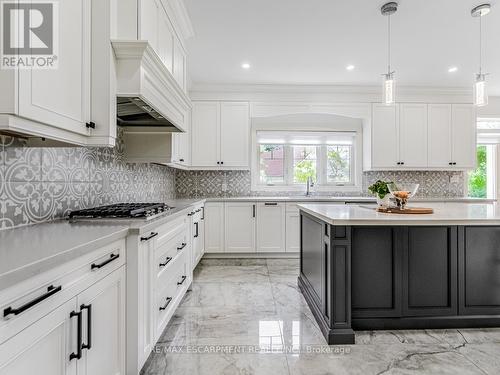 89 Anne Boulevard, Milton, ON - Indoor Photo Showing Kitchen With Upgraded Kitchen