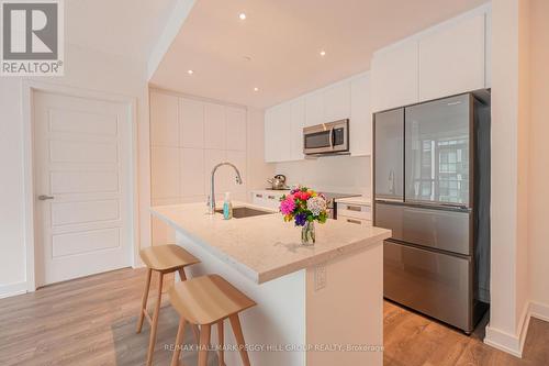 335 - 375 Sea Ray Avenue, Innisfil, ON - Indoor Photo Showing Kitchen With Upgraded Kitchen
