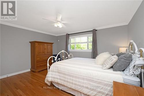 2405 Amblecote Lane, Burlington, ON - Indoor Photo Showing Bedroom