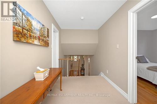 2405 Amblecote Lane, Burlington, ON - Indoor Photo Showing Other Room