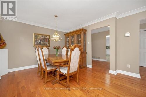 2405 Amblecote Lane, Burlington, ON - Indoor Photo Showing Dining Room
