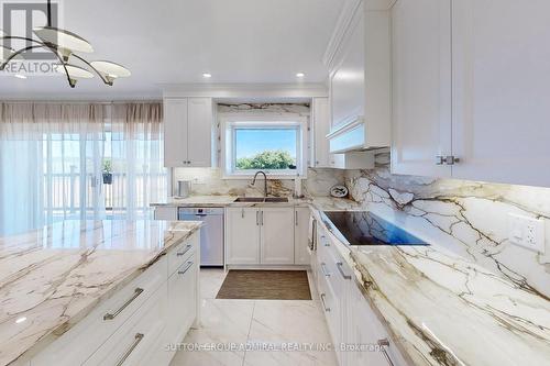 7205 19Th Side Road, King, ON - Indoor Photo Showing Kitchen With Upgraded Kitchen