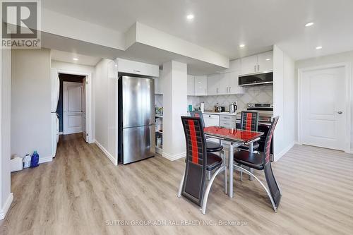 7205 19Th Side Road, King, ON - Indoor Photo Showing Kitchen