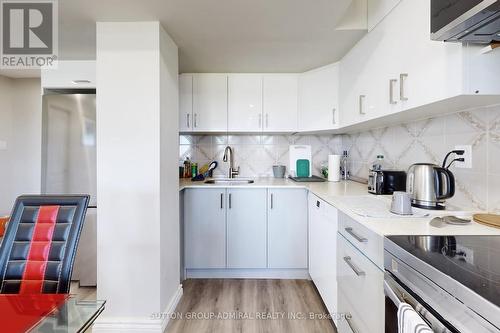 7205 19Th Side Road, King, ON - Indoor Photo Showing Kitchen