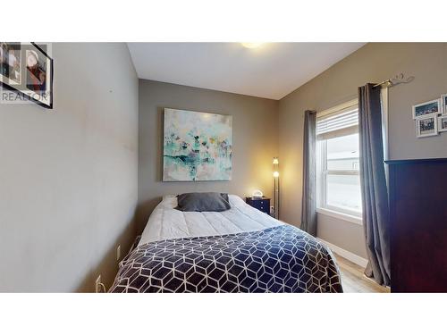 8945 97 Highway Unit# 71 Lot# 71, Kelowna, BC - Indoor Photo Showing Bedroom