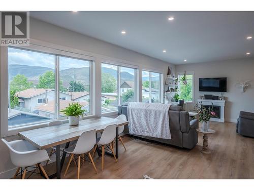 264 Douglas Avenue, Penticton, BC - Indoor