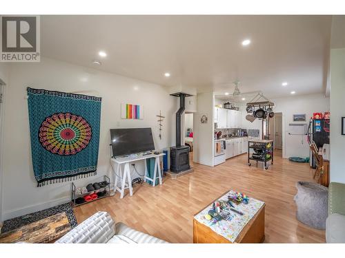 264 Douglas Avenue, Penticton, BC - Indoor Photo Showing Other Room