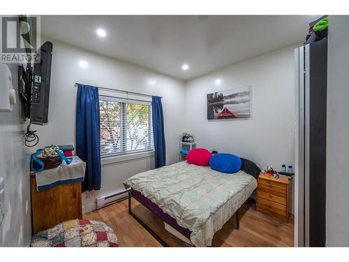 264 Douglas Avenue, Penticton, BC - Indoor Photo Showing Bedroom