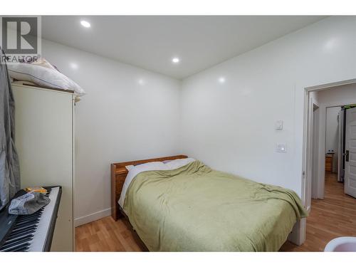 264 Douglas Avenue, Penticton, BC - Indoor Photo Showing Bedroom