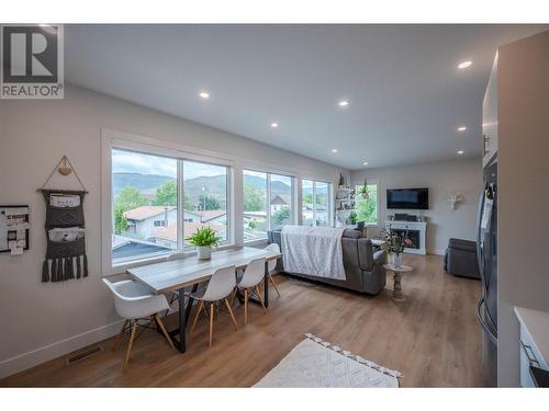 264 Douglas Avenue, Penticton, BC - Indoor