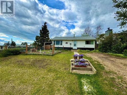 420 100A Avenue, Dawson Creek, BC - Outdoor