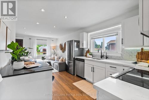 42 Darlington Boulevard, Clarington, ON - Indoor Photo Showing Kitchen With Upgraded Kitchen