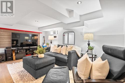 42 Darlington Boulevard, Clarington, ON - Indoor Photo Showing Living Room