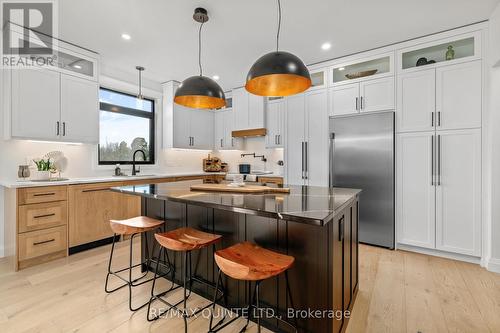 274 Ontario Street, Brighton, ON - Indoor Photo Showing Kitchen With Upgraded Kitchen