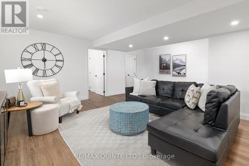 274 Ontario Street, Brighton, ON - Indoor Photo Showing Living Room