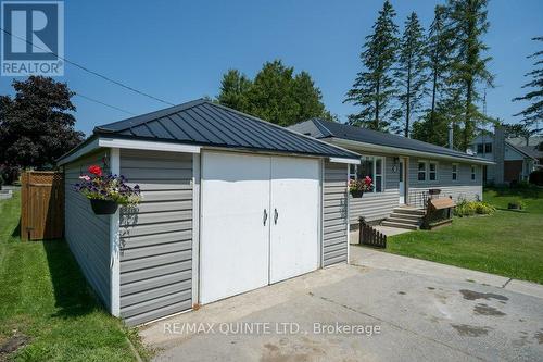 348 River Street W, Tweed, ON - Outdoor