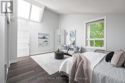 334 Cleveland Street, Toronto, ON - Indoor Photo Showing Bedroom