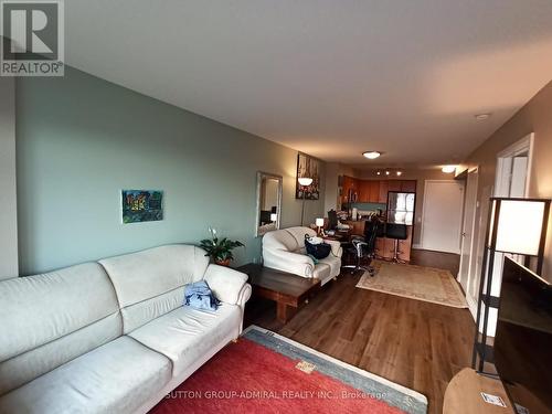 2606 - 2181 Yonge Street, Toronto, ON - Indoor Photo Showing Living Room