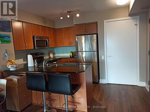 2606 - 2181 Yonge Street, Toronto, ON - Indoor Photo Showing Kitchen With Stainless Steel Kitchen With Double Sink