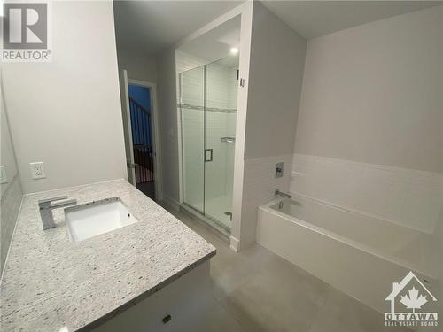 289 Kirchoffer Avenue, Ottawa, ON - Indoor Photo Showing Bathroom