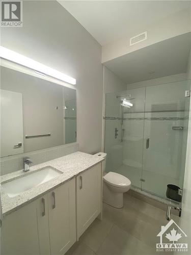 289 Kirchoffer Avenue, Ottawa, ON - Indoor Photo Showing Bathroom