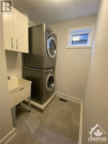 289 Kirchoffer Avenue, Ottawa, ON - Indoor Photo Showing Laundry Room