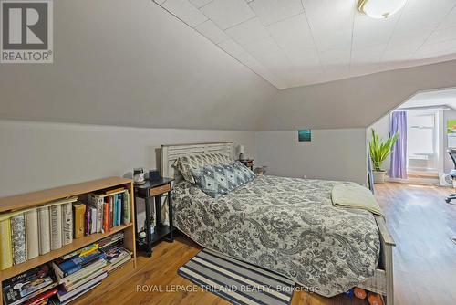 74 Maple Street, St. Thomas, ON - Indoor Photo Showing Bedroom