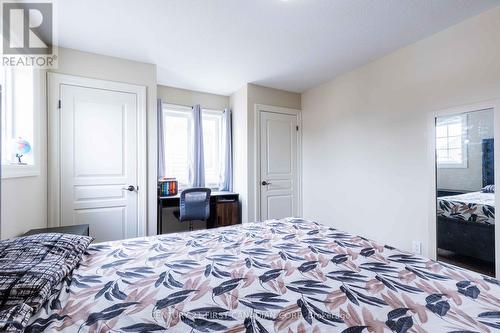 1025 Gleneagle Trail, London, ON - Indoor Photo Showing Bedroom