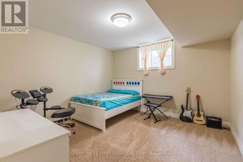 1025 Gleneagle Trail, London, ON - Indoor Photo Showing Bedroom