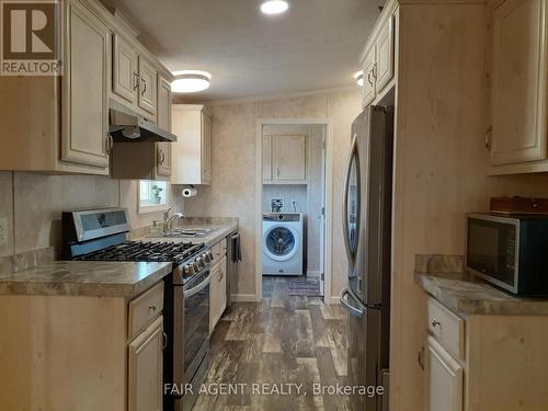 7 Forest Trail, Haldimand (Nanticoke), ON - Indoor Photo Showing Kitchen