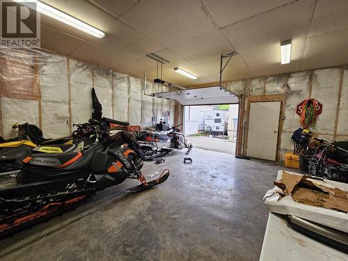 135 Spieker Avenue, Tumbler Ridge, BC - Indoor Photo Showing Garage