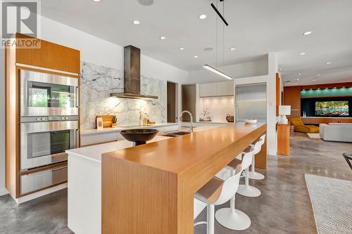 4380 Wallace Hill Road, Kelowna, BC - Indoor Photo Showing Kitchen With Upgraded Kitchen