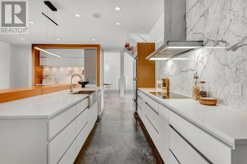 4380 Wallace Hill Road, Kelowna, BC - Indoor Photo Showing Kitchen