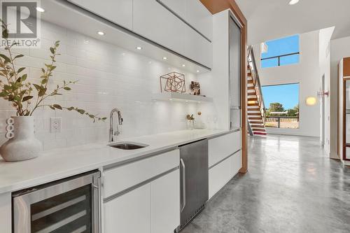 4380 Wallace Hill Road, Kelowna, BC - Indoor Photo Showing Kitchen