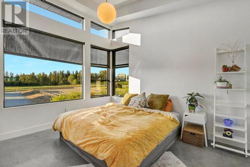 4380 Wallace Hill Road, Kelowna, BC - Indoor Photo Showing Bedroom