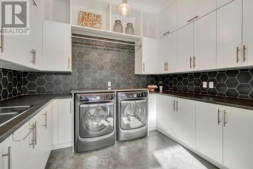 4380 Wallace Hill Road, Kelowna, BC - Indoor Photo Showing Laundry Room