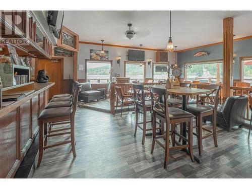 7924 Balfour Wharf  Road, Nelson, BC - Indoor Photo Showing Dining Room