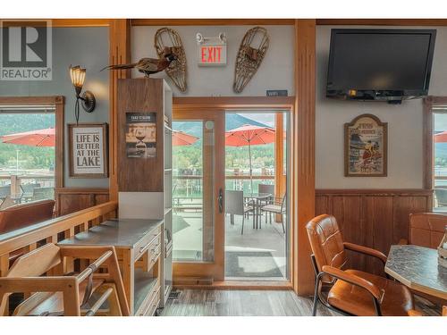 7924 Balfour Wharf  Road, Nelson, BC - Indoor Photo Showing Dining Room