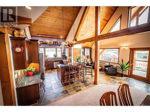 7924 Balfour Wharf  Road, Nelson, BC - Indoor