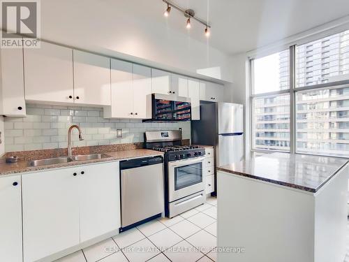 511 - 9 Spadina N, Toronto, ON - Indoor Photo Showing Kitchen With Double Sink