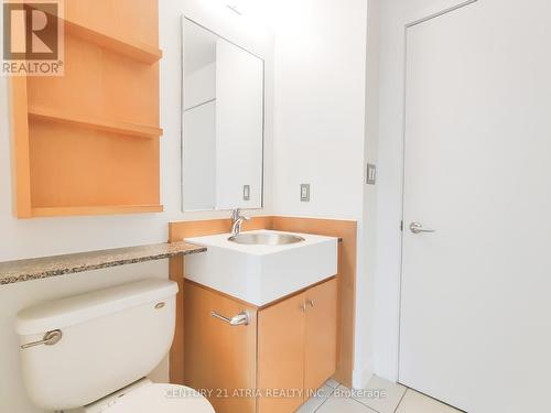 511 - 9 Spadina N, Toronto, ON - Indoor Photo Showing Bathroom