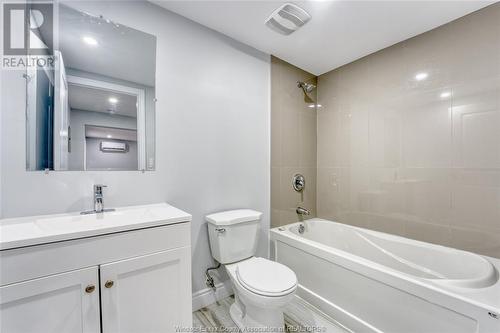 3982 Mount Royal Drive, Windsor, ON - Indoor Photo Showing Bathroom