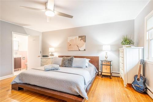 702 King Road, Burlington, ON - Indoor Photo Showing Bedroom